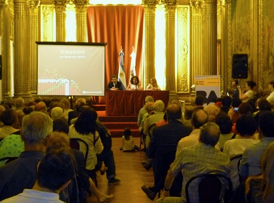 Presentación del libro "Vascos en Buenos Aires" (foto EuskalKultura.com)